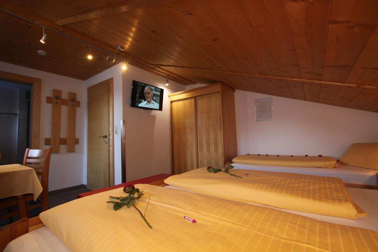 Gaestehaus Alpina Sankt Anton am Arlberg Exterior photo
