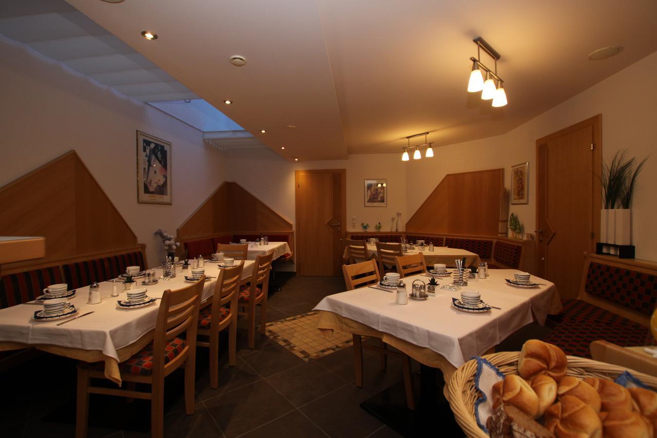 Gaestehaus Alpina Sankt Anton am Arlberg Exterior photo